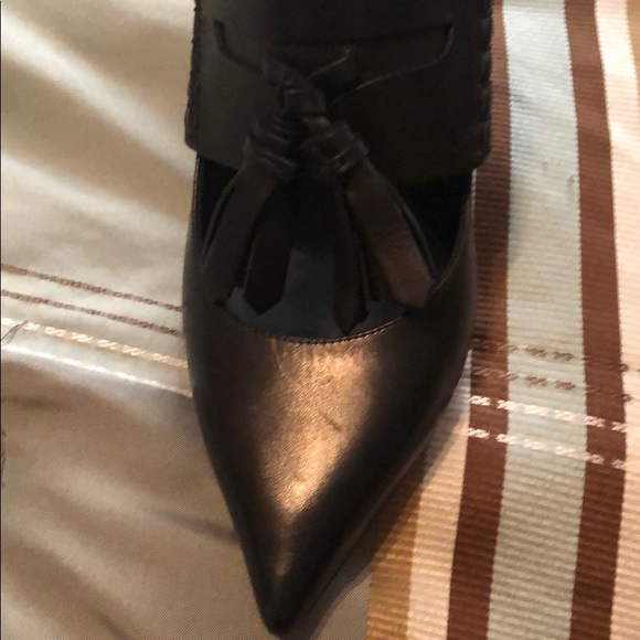 Burberry heels pointy toes with tassel in front - Picture 6 of 7